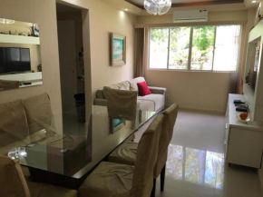 Apartamento com 2 QUARTOS em CONDOMINIO, Estacionamento e Portaria 24h - COMÉRCIO ao lado - Wi-Fi - NETFLIX e Cozinha Completa